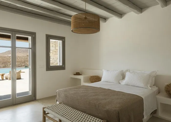 Luxury 5bdr Retreat In Mykonos