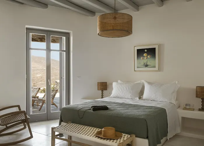 Luxury 5bdr Retreat In Mykonos Kalafatis